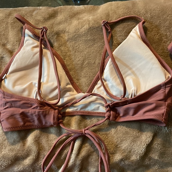 Strappy bikini - Picture 4 of 5